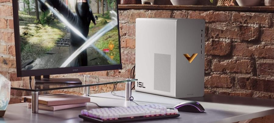 Screenshots of user reviews for HP gaming PC